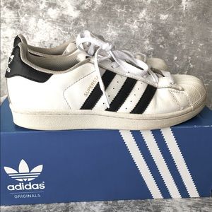 KIDS 💫 Adidas Superstar 💫 Size 5